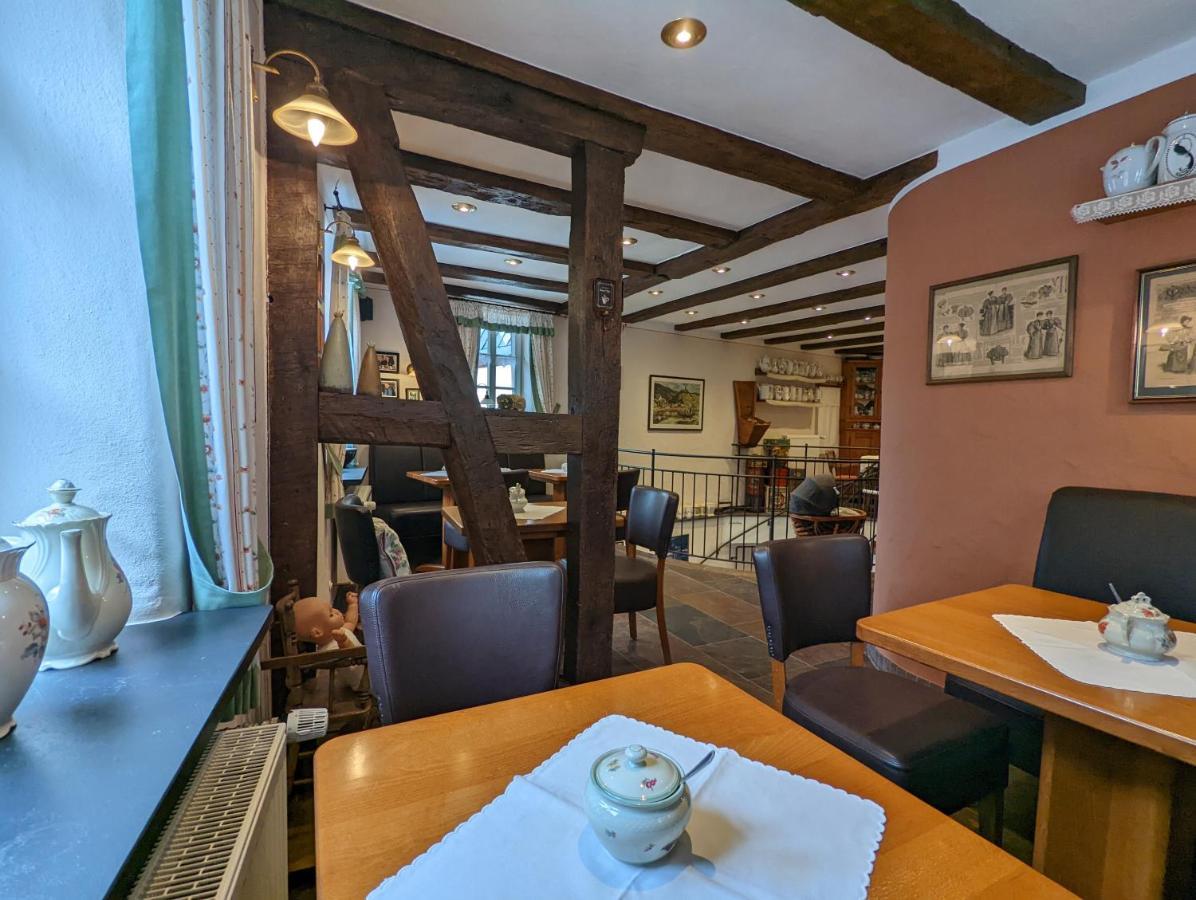 Hotel Klapperburg Байльштайн Экстерьер фото